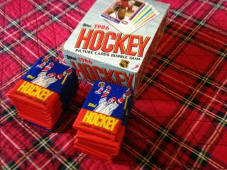 1986 - 87 Topps Hockey Partial Wax Box - 17 Out Of 36 Packs - Ex/mt To Nm Cond.