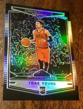2018 - 19 Panini Chronicles Rc Trae Young Hawks Obsidian