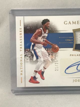 Jersey d 2018 - 19 National Treasure Joel Embiid Game Gear PATCH AUTO 21/25 76ers 2
