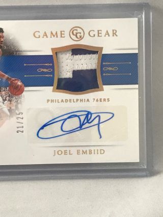 Jersey d 2018 - 19 National Treasure Joel Embiid Game Gear PATCH AUTO 21/25 76ers 3