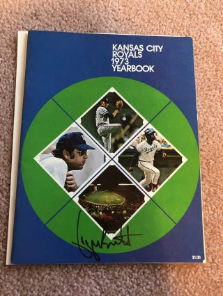 George Brett Kansas City Royals Signed Autograph 1973 Yearbook Rookie Year Mt