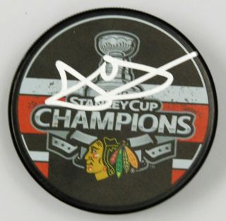 Jack Skille Signed Chicago Blackhawks 2010 Stanley Cup Champs Puck 1008610