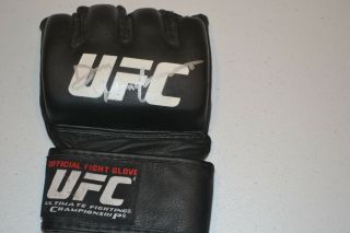 Ufc Pride Mma Legend Dan Henderson Autographed Signed Ufc Glove