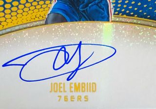 2017 - 18 Panini Revolution Joel Embiid AUTO ON - CARD Blue Ink Refractor Parallel 2