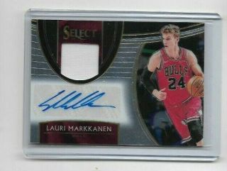 Lauri Markkanen 2018 - 19 Select Basketball Jersey Auto 44/199 - Bulls