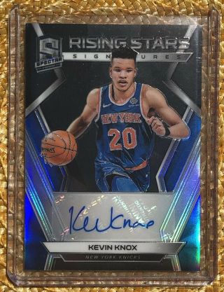 2018 - 19 18 - 19 Spectra Rising Stars Kevin Knox Rookie Auto 16/75 York Knicks