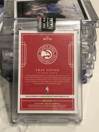 2018 - 19 Panini Impeccable Silver Trae Young Hawks RC Rookie AUTO 1/25 2