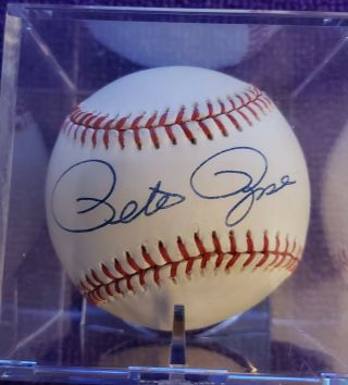 Pete Rose Hand Signed Autographed Baseball In Display Case