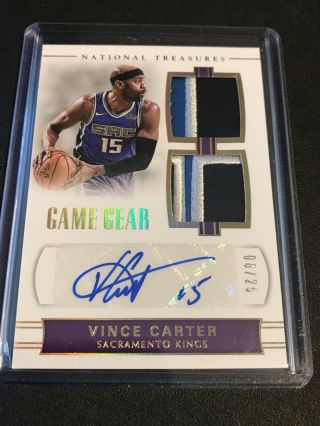 2017 - 18 National Treasures Vince Carter 8/25 Game Gear Dual Prime Patch Auto Sac