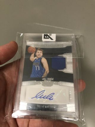 2018 - 19 Panini Dominion Luka Doncic Rookie Showcase Auto Jersey /49 Rc Patch Roy