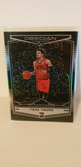 2018 - 19 Panini Chronicles Trae Young Obsidian Rookie Rc
