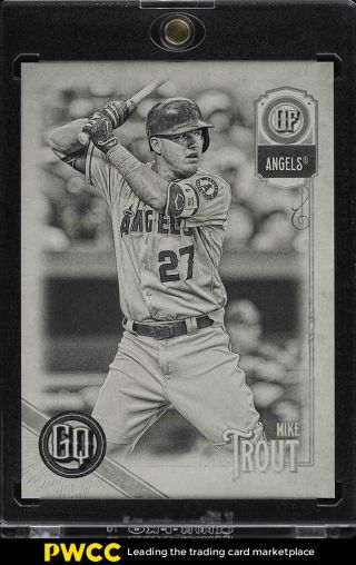 2018 Topps Gypsy Queen Black & White Mike Trout /50 1 (pwcc)