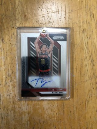 2018 - 19 Prizm Auto Trae Young Rc