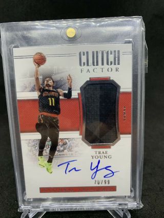 2018/19 National Treasures Trae Young Clutch Factor Rookie Patch Auto /99 Hawks