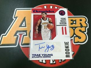 2018 - 19 Panini Chronicles Trae Young Rookie Blue Auto Signatures 49/49 Rc