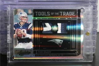 2010 Absolute Tom Brady Tools Of The Trade Dual Game Prime Patch 01/50 Apa