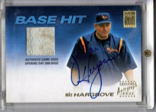 2001 Topps Base Hit Relics Mike Hargrove Autograph 17 Auto Orioles