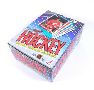 1989 - 90 Topps Hockey Box (36 Packs) Possible Sakic Rookie