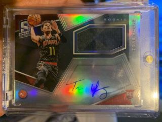 2018 - 19 Spectra Trae Young Rookie Patch Autograph 255/299 Hawks Rc Auto Rpa