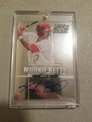 2013 Panini Prizm Refractor Rc Auto Mookie Betts.  Scratches Are On The Case.