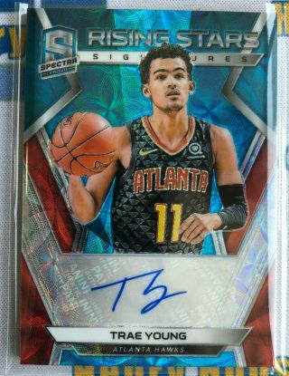 18 - 19 Spectra Rising Stars Trae Young Autograph Auto Card Neon Blue Prizm 30/60