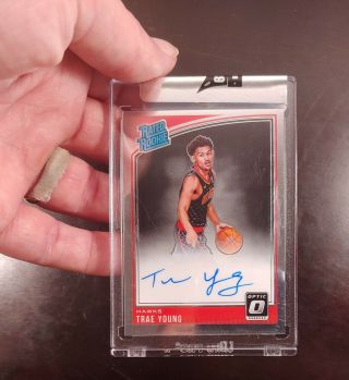 2018 - 19 Optic Trae Young Auto Rated Rookies Rc Hawks 198 Roy