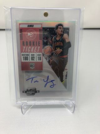 2018 - 19 Contenders Optic Rookie Ticket Trae Young Hawks Rc Auto