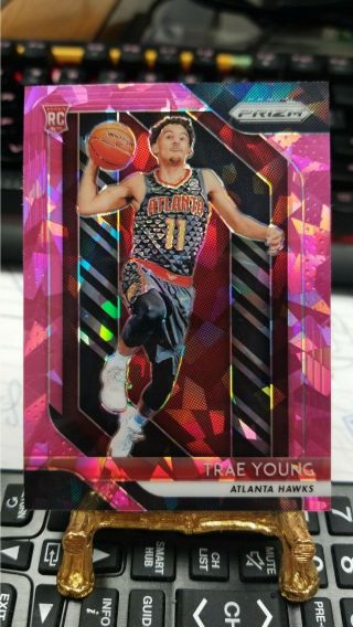Trae Young 2018 - 19 Prizm Rookie Pink Cracked Ice Refractor Hawks Sp