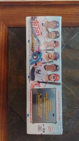 2018 Topps Baseball Set Factory With A Little Creasing In The Top Right.