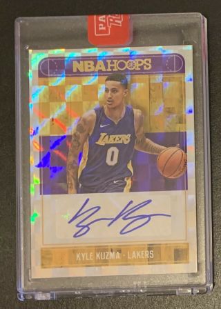 2017 - 18 Kyle Kuzma Panini Hoops Rookie Autograph Lakers Rc Auto