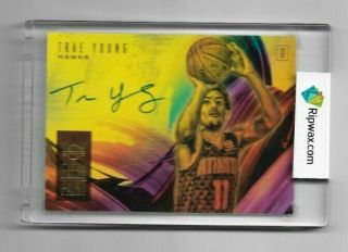 Trae Young 2018 - 19 Court Kings Basketball Fresh Paint On Card Auto 147/199