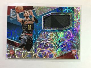 2018/19 Panini Spectra Trae Young On Card Auto Patch Jersey RC Neon Blue 45/99 3