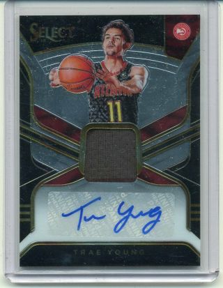 Trae Young 2018 - 19 Select Rc Auto Jersey 026/199