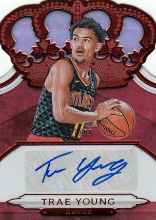 2018 - 19 18 - 19 Crown Royale Trae Young Auyo Rookie Red Rc 47/99 16 See Descript.