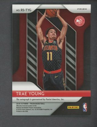 2018 - 19 Panini Prizm Choice Red Trae Young Hawks RC Rookie AUTO 2