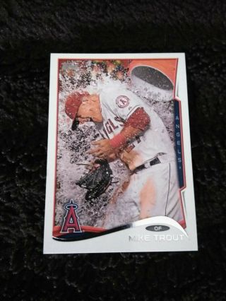 2014 Topps Wal Mart Exclusive Base Variation 1 Mike Trout / Gatorade Bath Sp