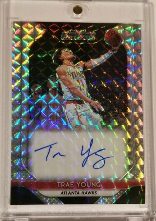 2018 - 19 Panini Prizm Mosaic Rookie Rc Silver Auto Trae Young Hawks Autograph