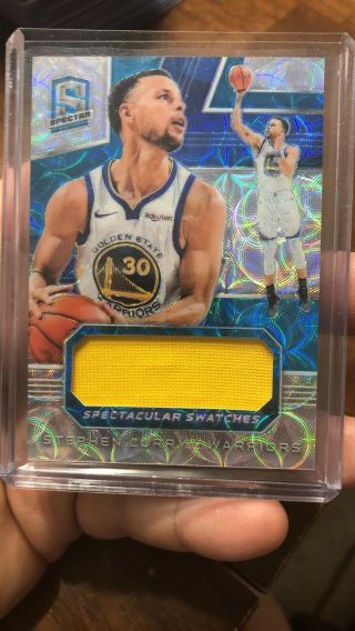 Stephen Curry 2018 - 19 Panini Spectra Blue Prizm Spectacular Swatches 4/49 Yellow