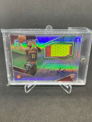 2018/19 Spectra Trae Young Green Rpa Rookie Patch Auto /49 Hawks