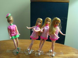 Vintage 1970 Topper Dawn And Her Friends 4 Dolls With Clothes And Bases