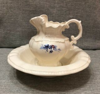 Arnel Pottery Medium Sz - Wash Bowl/basin And Pitcher Set - Blue Grapes And Ivory
