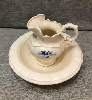 ARNEL Pottery Medium Sz - WASH BOWL/BASIN AND PITCHER SET - BLUE GRAPES AND IVORY 2