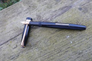 Vintage Wyvern De Luxe Black & Gold Lever Fill 14k Fountain Pen Rare