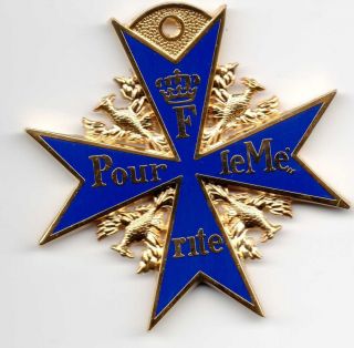 Unknown World War Medal I Ii Gold Blue Uk German Antique Retro Usa French France