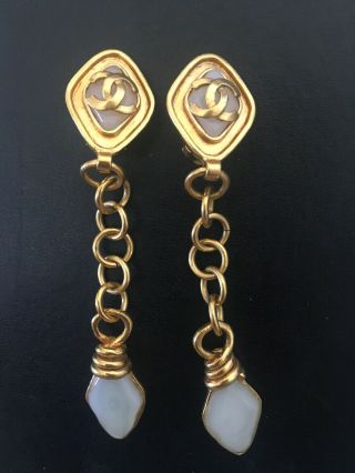 Vtg Chanel Huge Dangle Cc Logo Clip On Gold Chain Tone Rare Earrings