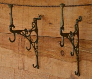 2 Antique Vtg Decorative Wall Mount Cast Iron Metal Brackets W Coat & Hat Hooks