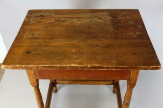 RARE 18TH C WILLIAM AND MARY STRETCHER BASE TAVERN TABLE TOP AND FEET 3