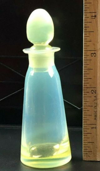 Antique Yellow Tinted Glass Perfume Bottle & Stopper Vintage Art Deco