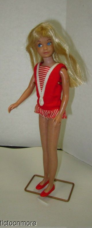 Vintage Barbie Sister Skipper Doll Blonde 950 W/ Suit,  Stand