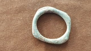 Ultra Rare Celtic Bronze Pronto Ring Money.  A Must.  L150i